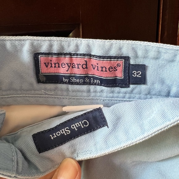 Men’s Vineyard Vines Shorts - Picture 5 of 5